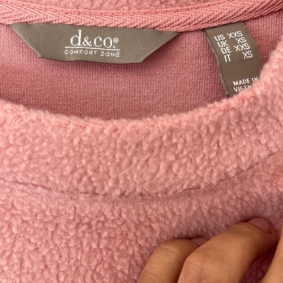 0309 - DENIM&CO Women’s Comfort Zone Baby Sherpa Crewneck Pullover Blush Pink - Picture 4 of 5